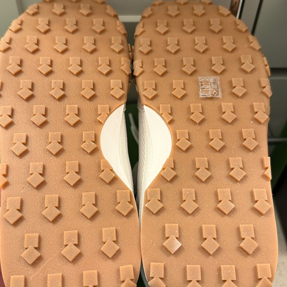 K as in Kate Runner true white mesh shoes in size 8.5 - Picture 13 of 14